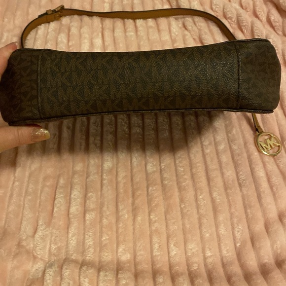 Michael Kors bag - Picture 4 of 8